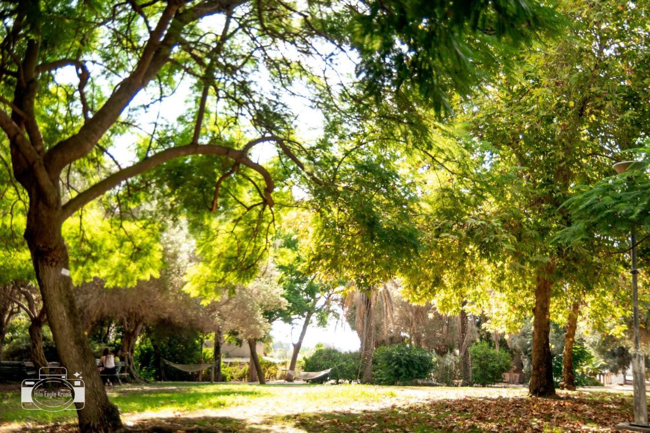 Eden Inn Zikhron Ya'akov Exterior photo