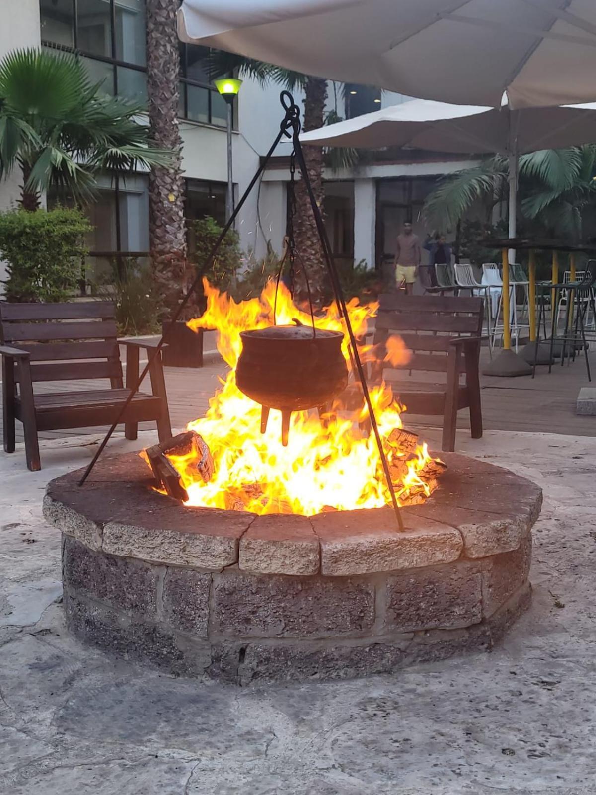 Eden Inn Zikhron Ya'akov Exterior photo