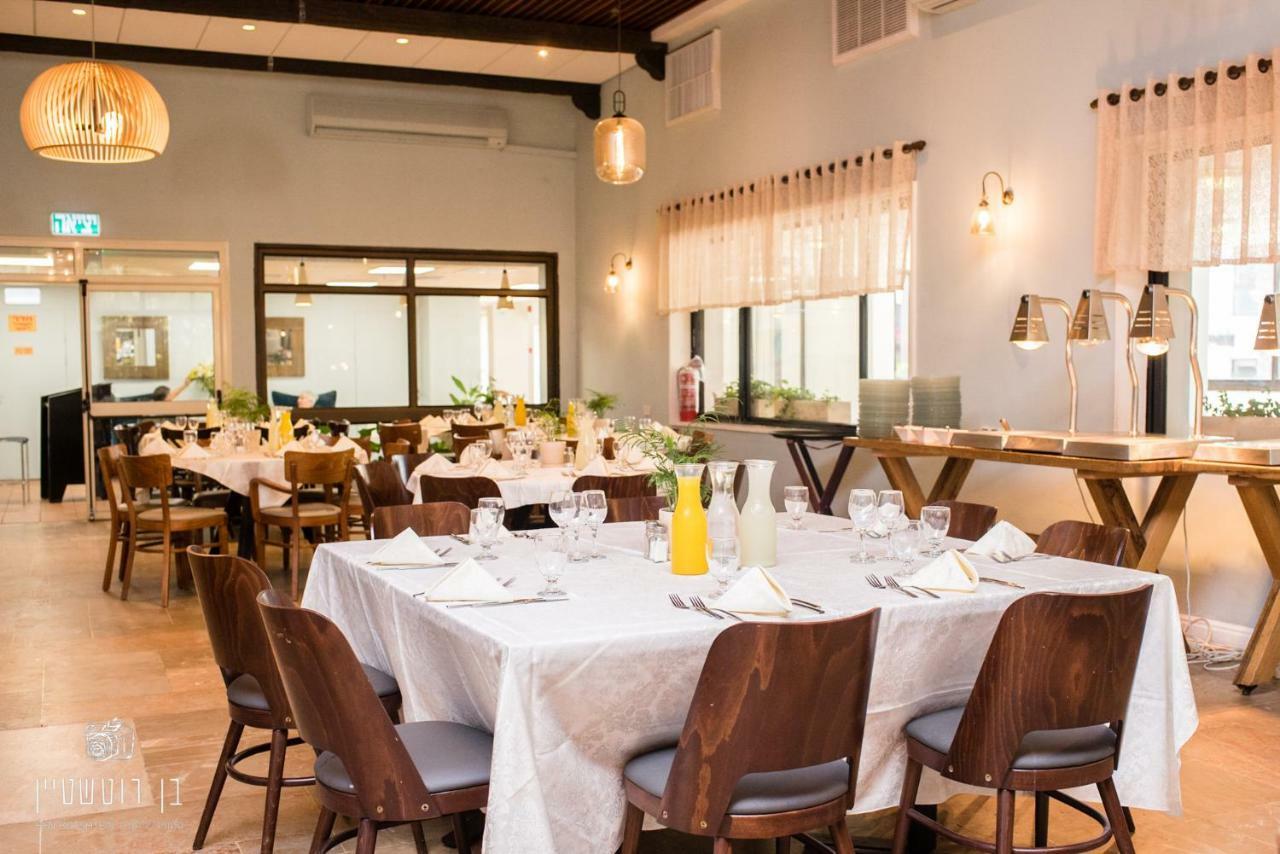 Eden Inn Zikhron Ya'akov Exterior photo